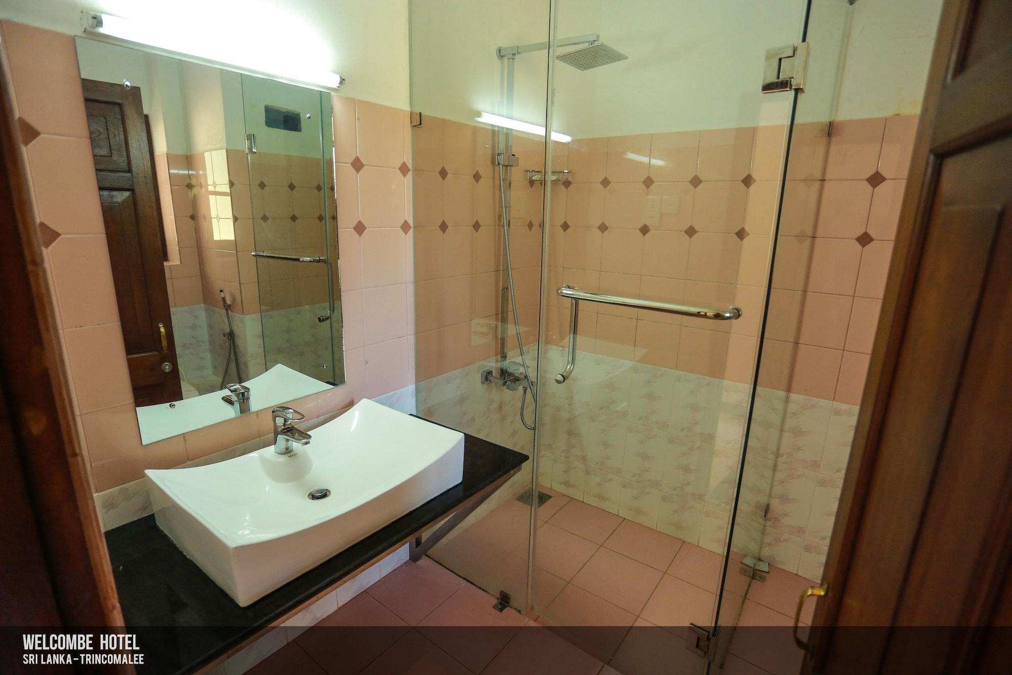 Welcombe Hotel Trincomalee Esterno foto