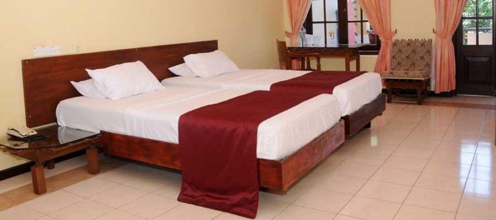 Welcombe Hotel Trincomalee Esterno foto