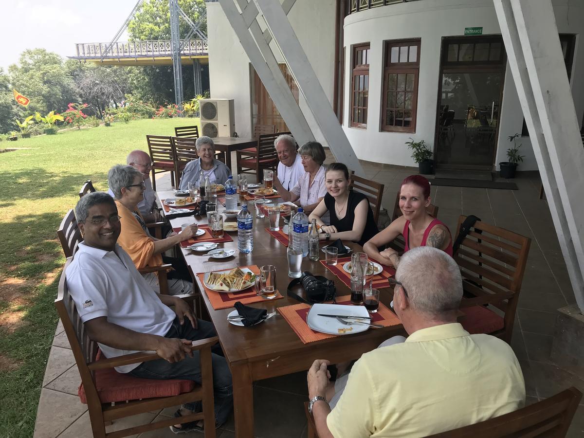 Welcombe Hotel Trincomalee Esterno foto