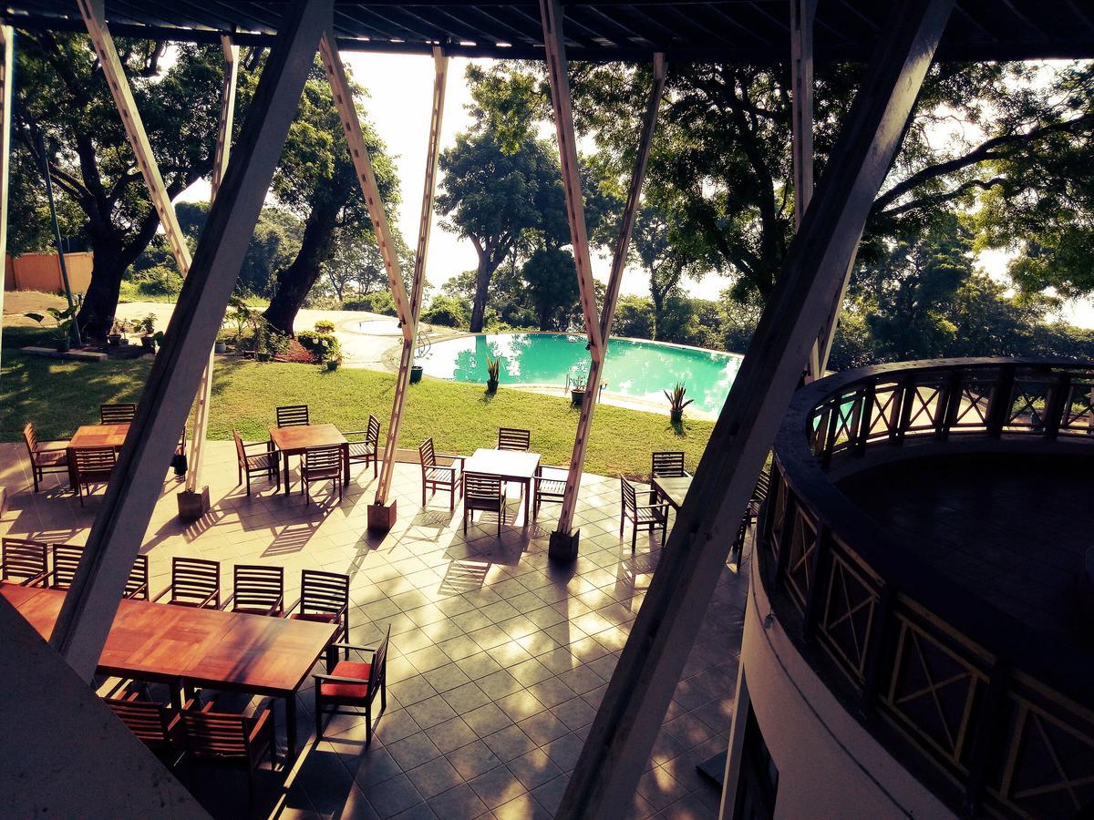 Welcombe Hotel Trincomalee Esterno foto